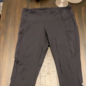 Lululemon Fast and Free Size 10 Black 19 inch